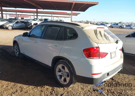 2015 BMW X1 Sdrive28I из США, поврежденный, VIN WBAVM1C53FV318551